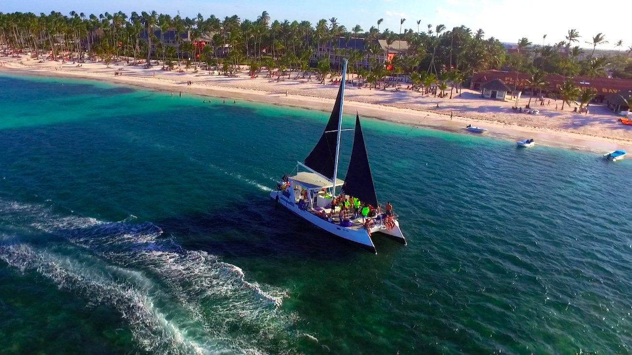 Bebidas y ron punch a bordo del catamarán