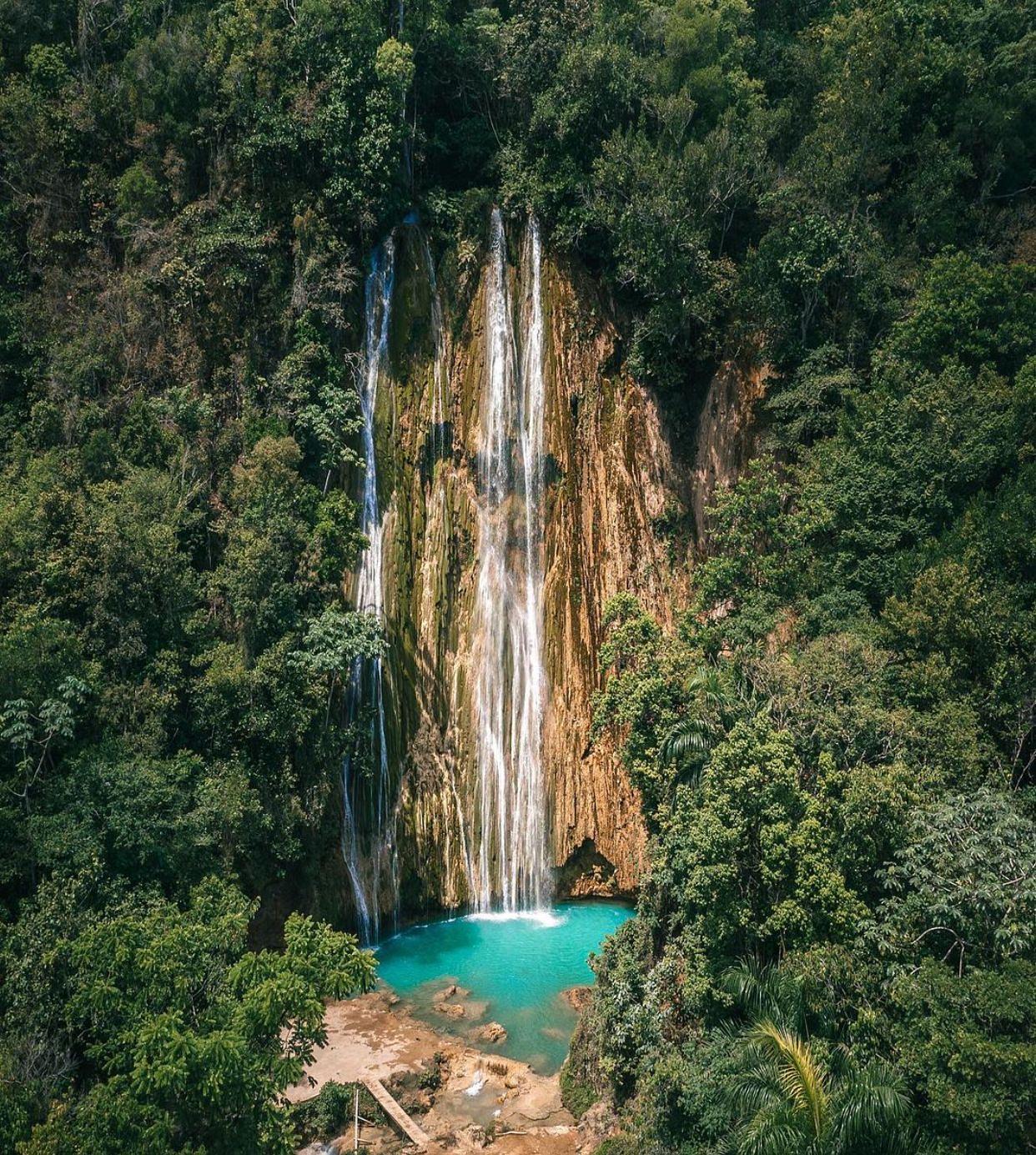 El Limón waterfall trail